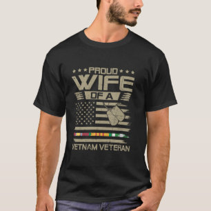 Proud Wife Of Vietnam Veteran Husband USA Family M T-Shirt