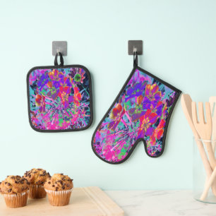 Psychedelic Colourful Red and Purple Flowers Oven Mitt & Pot Holder Set