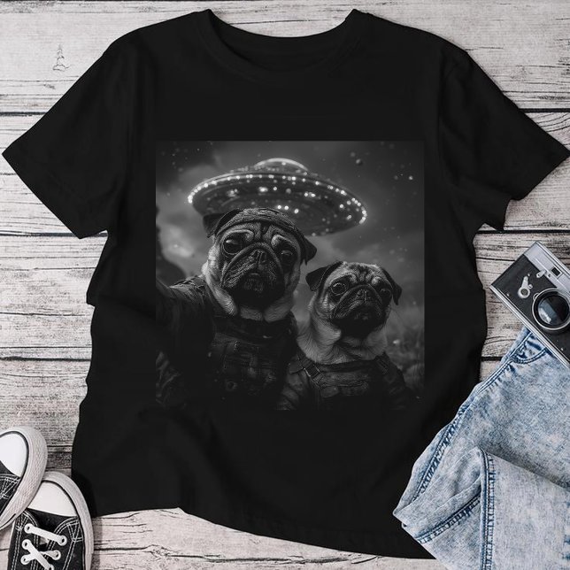 Pug Alien Ufo Taking A Selfie Dog Mom Dad Women T-Shirt (Creator Uploaded)