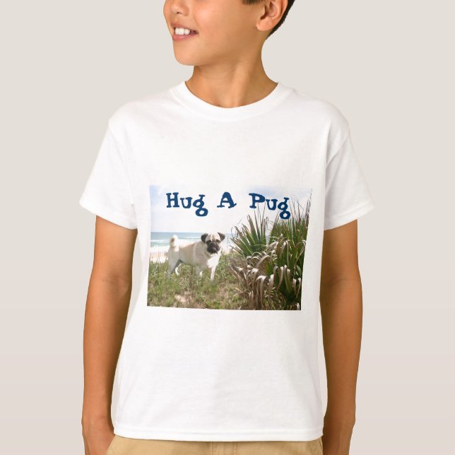 Pug Hug Kids T-Shirt Beachgrass (Front)
