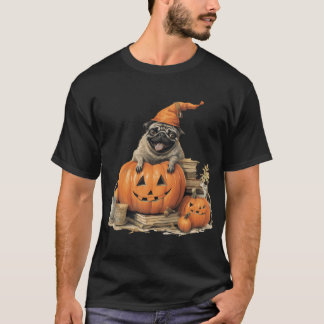 Pug Pumpkin Retro Halloween Old Books T-Shirt