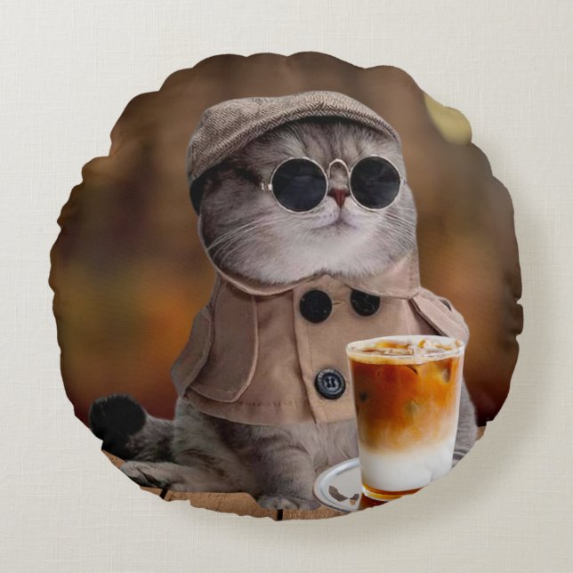 Pumpkin Spice Fall Cat  Round Throw Pillow (Front)