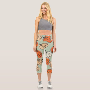 Pumpkins: Thanksgiving seamless pattern. Capri Leggings