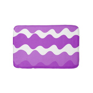 Purple and white horizontal waves pattern bath mat
