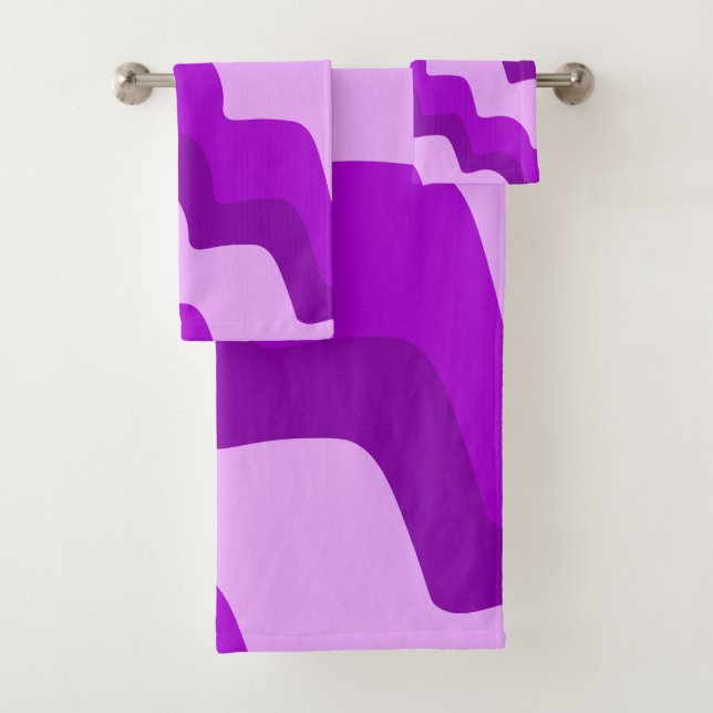Purple wavy ocean waves gradient  bath towel set (Insitu)