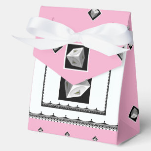  Pyramid Cube Black White Pink                Favour Box