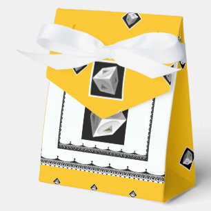  Pyramid Cube Black White Yellow               Favour Box
