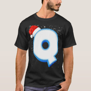 Q Snowy Capital Christmas Monogram Alphabet Letter T-Shirt