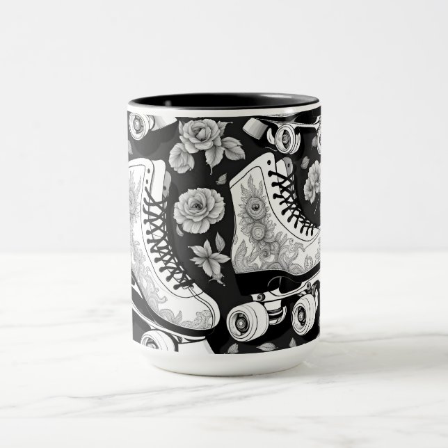 Quad skates roses Black White Design    Mug (Center)