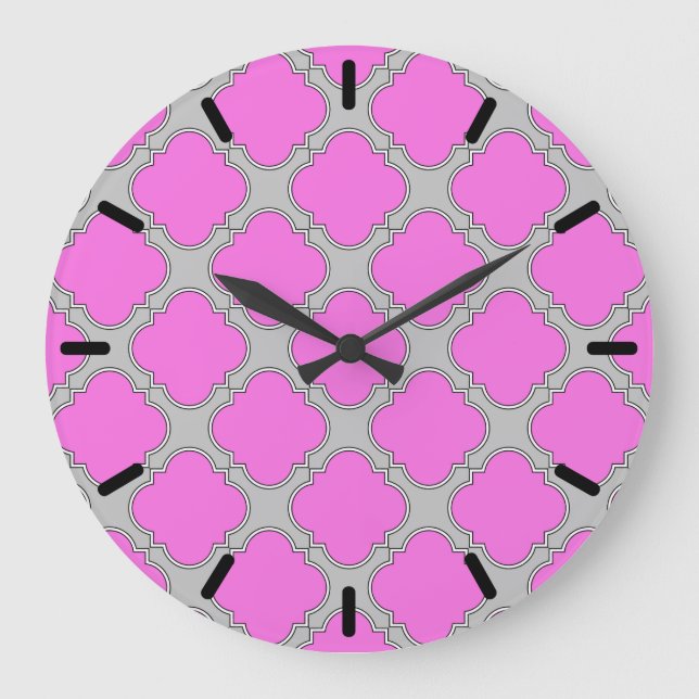 Quatrefoil pink and grey large clock (Front)