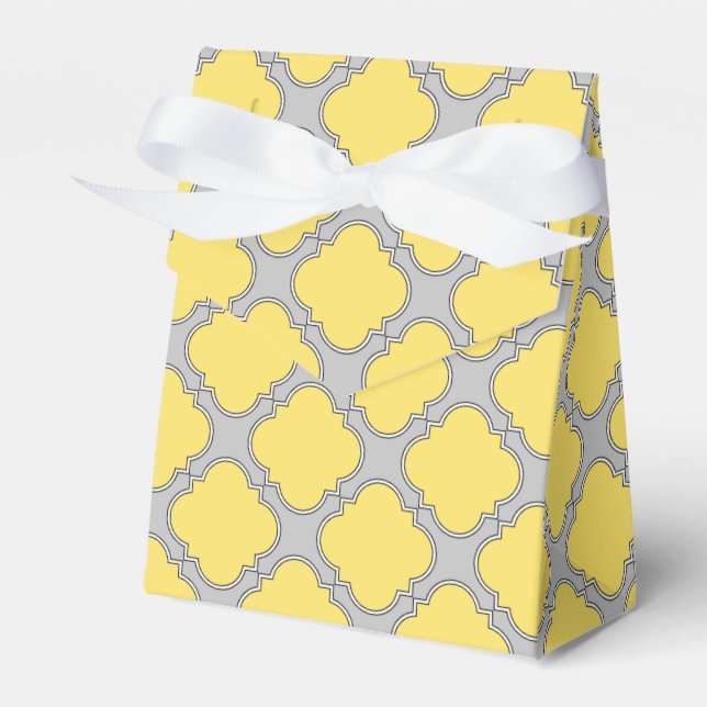 Quatrefoil yellow and grey favour box (Front Side)