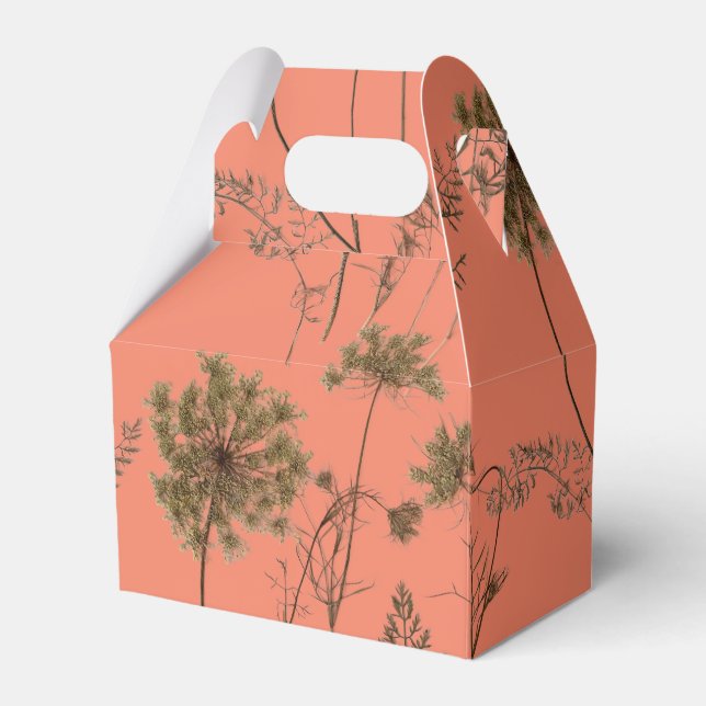 Queen Anne's Lace on a Gable Favour Box (Front Side)