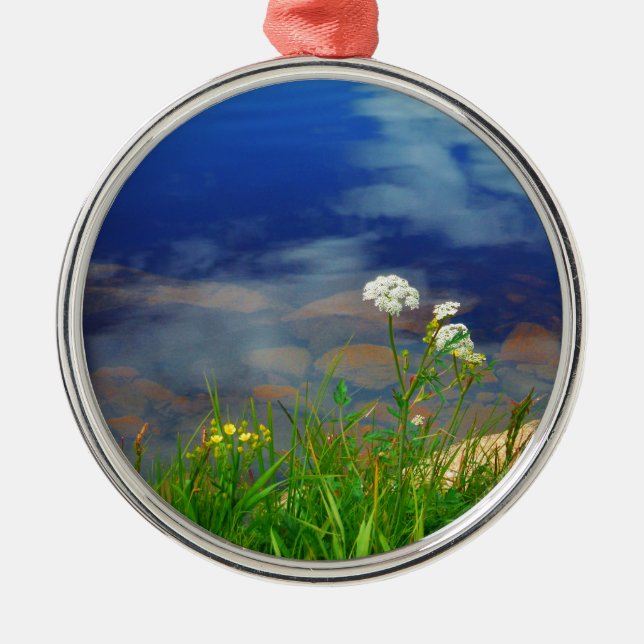 Queen Ann's lace flowers, blue mountain lake Metal Tree Decoration (Front)