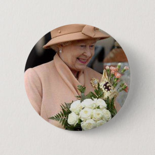 Queen Elizabeth. 6 Cm Round Badge
