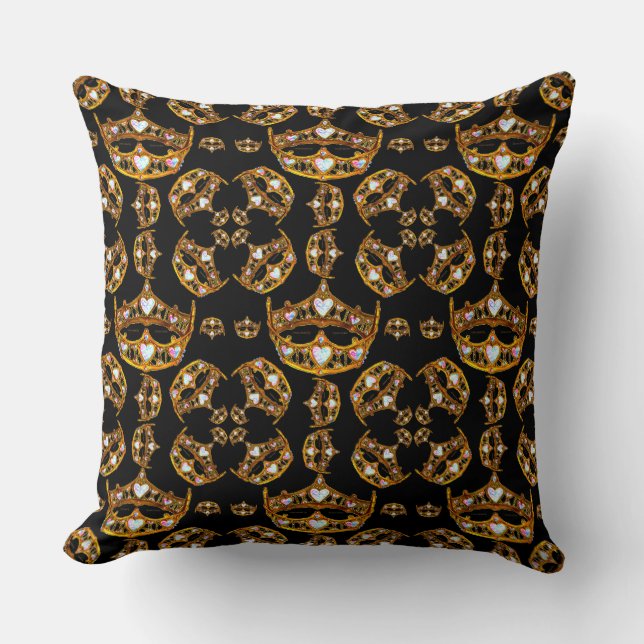 Queen hearts gold crown tiara black square pillow (Front)