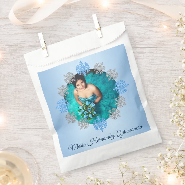 Quinceañera Ice Blue Silver Winter Snowflake Favour Bags (Clipped)