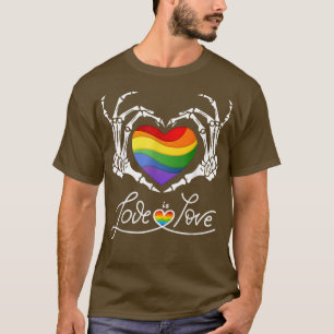 Rainbow Skeleton Heart Love Is Love LGBT Gay Lesbi T-Shirt