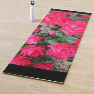 RAINDROPS ON RED ROSES YOGA MAT