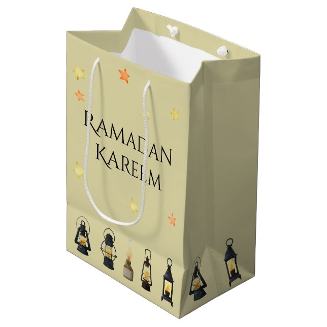 Ramadan Kareem theme gift bag for celebration (Front Angled)
