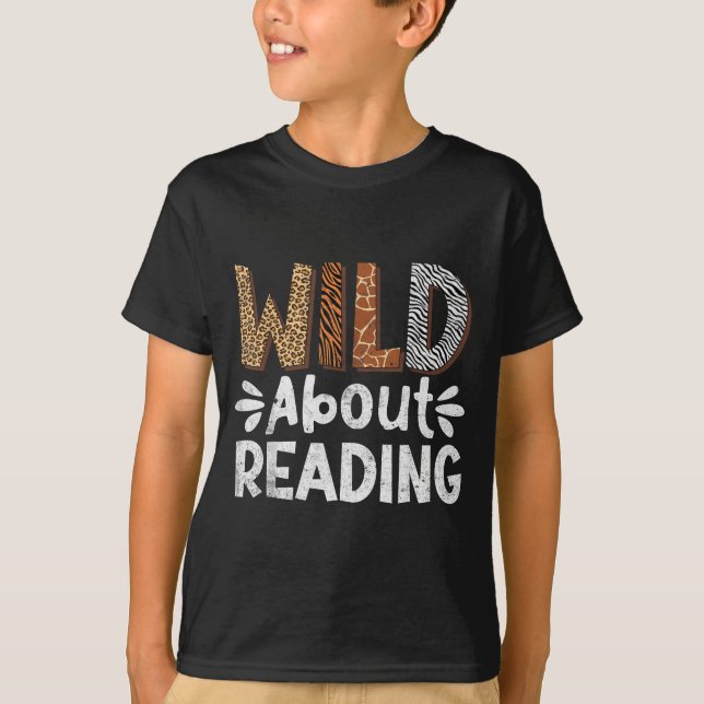 Reading books reader librarian wild animals leopar T-Shirt (Front)