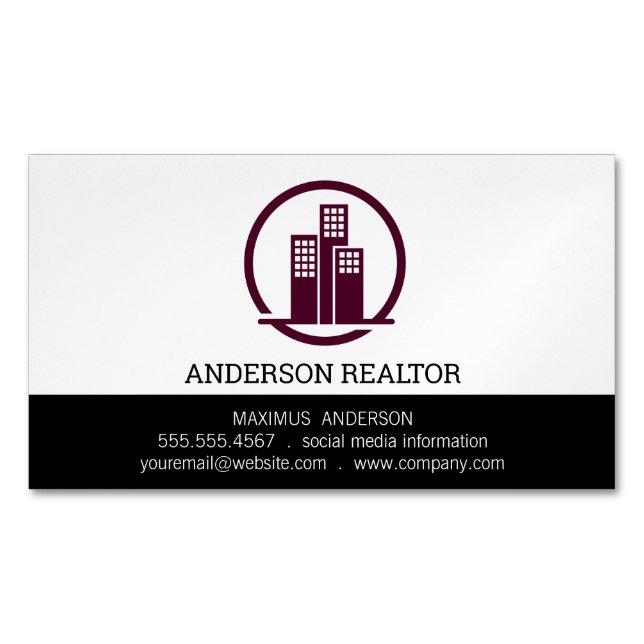 Real Estate Agent | Building Icon Magnetic Business Card (Front)