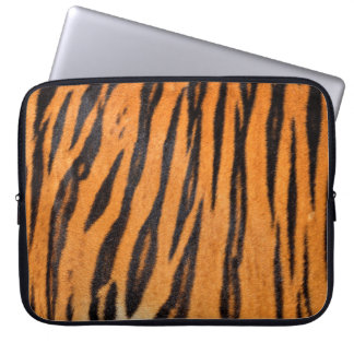 Realistic tiger skin texture. laptop sleeve