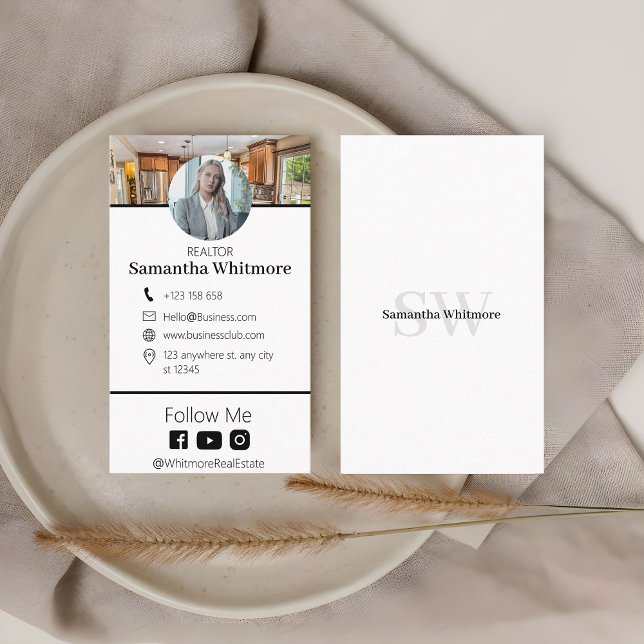 Realtor Modern Real Estate Business Card (Creator Uploaded)