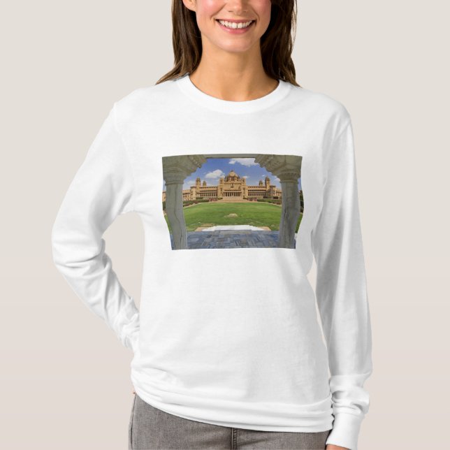 Rear view of Umaid Bhawan Palace hotel, Jodjpur, T-Shirt (Front)