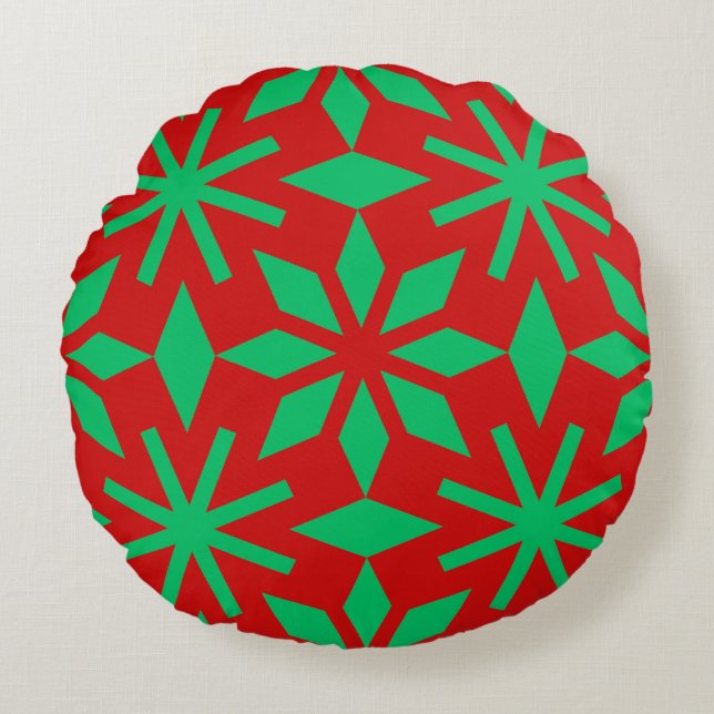 Red and Green Christmas Snowflakes Pattern Round Cushion (Front)