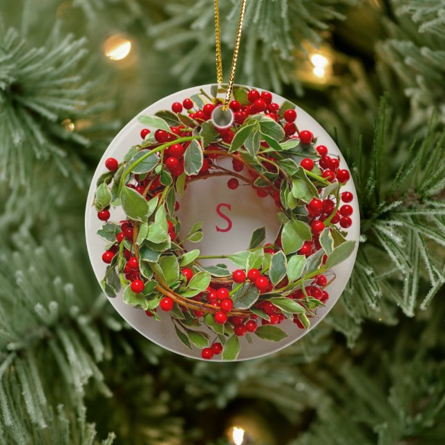 Red and green wreath with berries ceramic tree decoration (Tree)