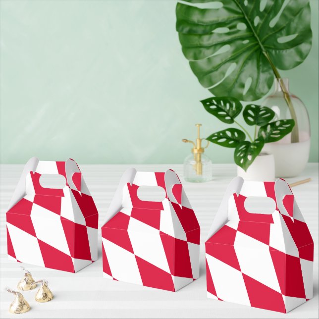Red and White Bavaria Diamond Flag Pattern Favour Box (Multiple)