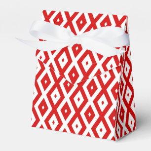 Red and white diamond pattern favour box