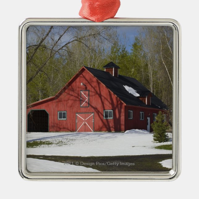 Red Barn In Winter Metal Tree Decoration (Front)