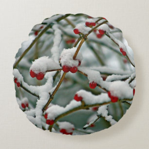 Red Berries in Winter Snow Round Cushion