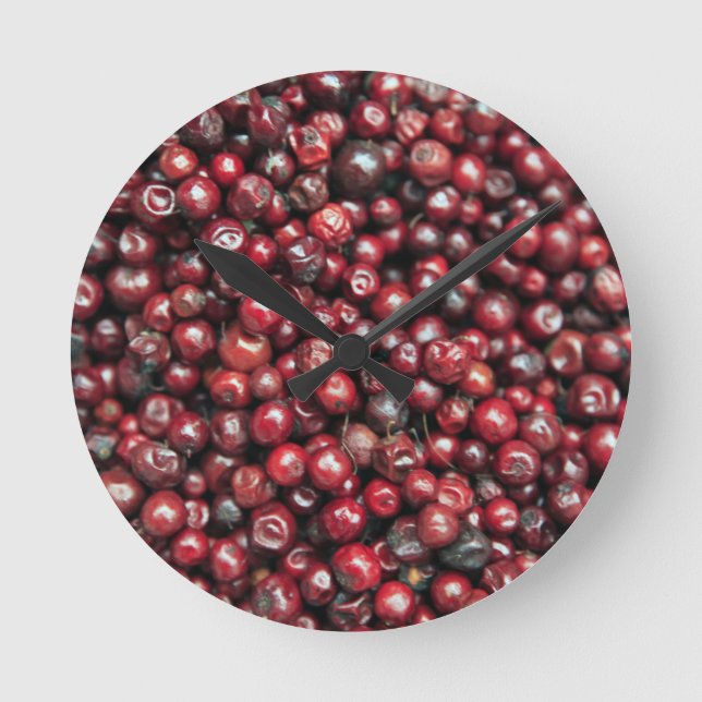 Red berries of the Himalayas Round Clock (Front)
