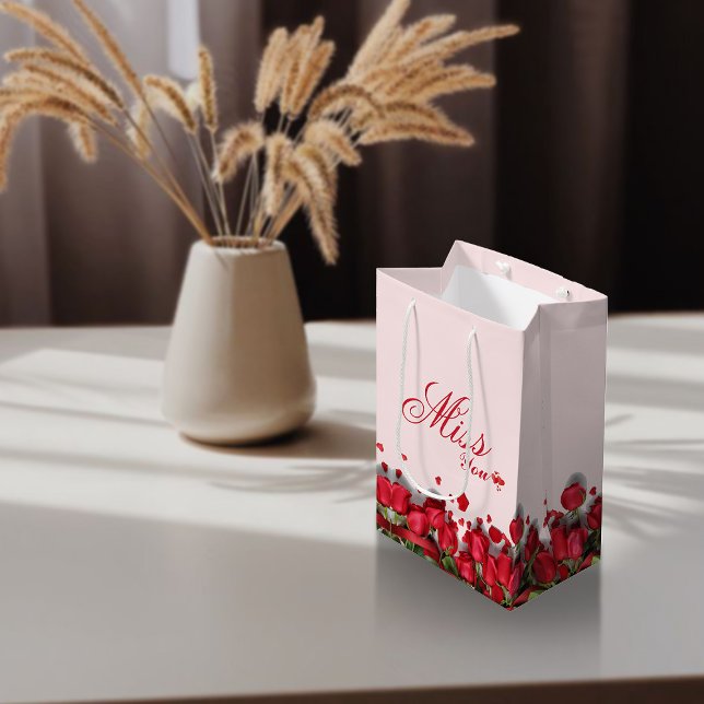Red Bouquet of Flowers Gift Bag (Creator Uploaded)
