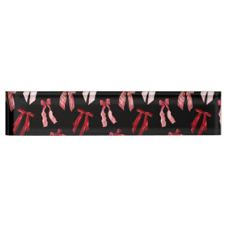 Red bows in black  nameplate