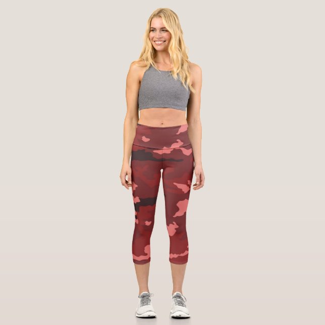 Red camouflage pattern capri leggings (Front)