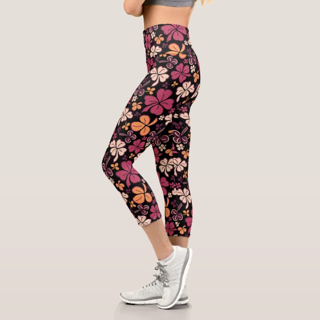 Red Clover Shamrock Pattern St. Patrick`s Day Capri Leggings (Left)