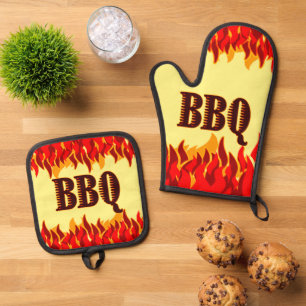 Red Flames Cookout BBQ Saying Oven Mitt & Pot Holder Set