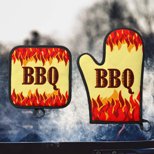 Red Flames Cookout BBQ Saying  Oven Mitt & Pot Holder Set