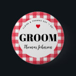 Red Gingham Country Wedding Groom's Name 6 Cm Round Badge<br><div class="desc">A fun way to help a blending family get to know who is who, these red and white gingham plaid wedding party name tag button pins are an easy addition to guest welcome bags, rehearsal dinner entry tables, engagement party hand-outs and more. Give one to the groom so grandma stops...</div>