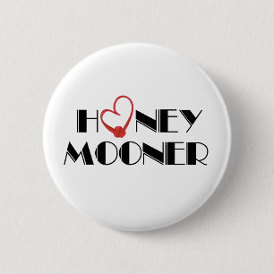 Red Heart Honeymooner 6 Cm Round Badge