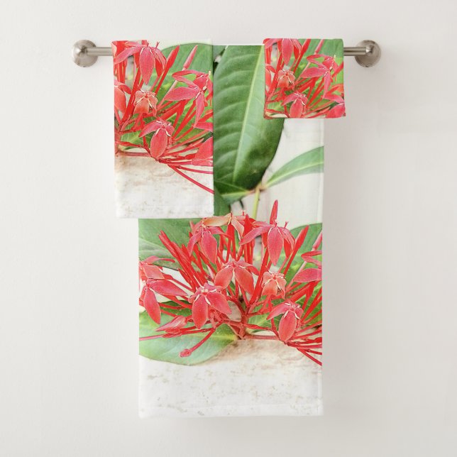 Red Jungle Geranium Oasis Bath Towel Set (Insitu)