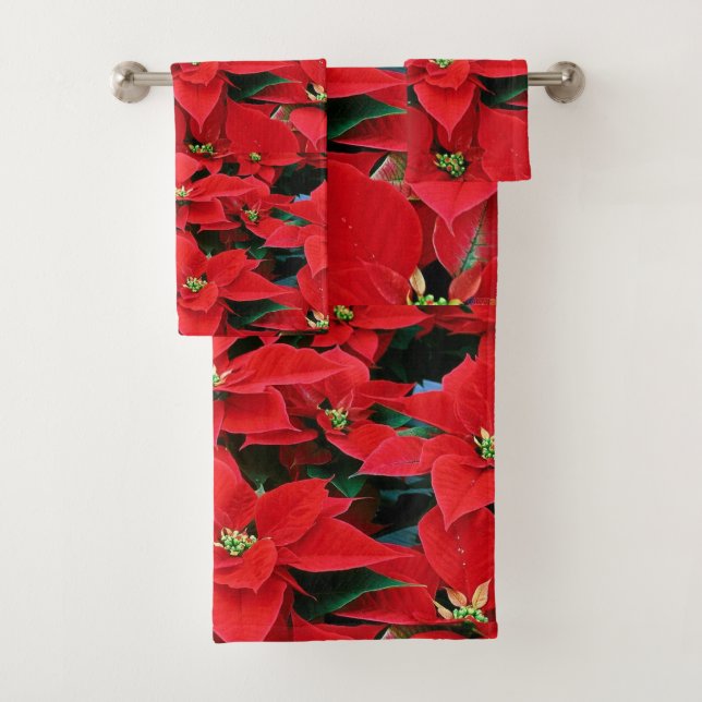 Red Poinsettia Holiday Bath Towel Set (Insitu)