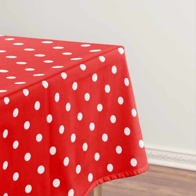 Red polka do tablecloth (In Situ)