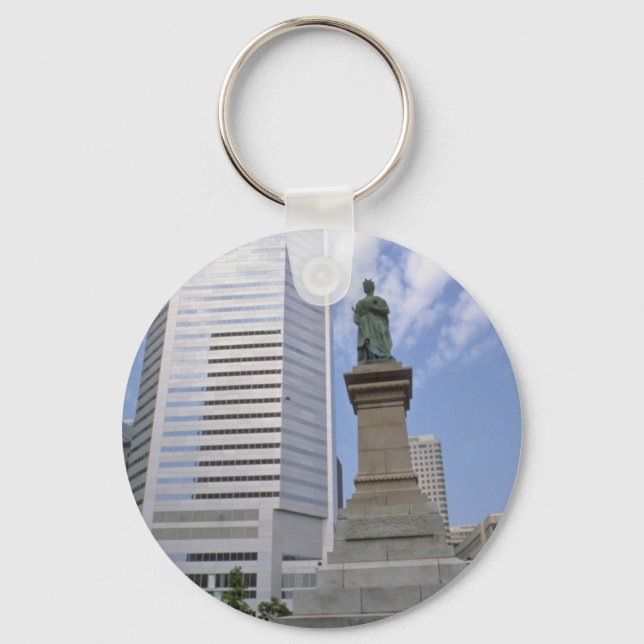 Red Queen Victoria statue, Montreal, Quebec flower Key Ring (Front)