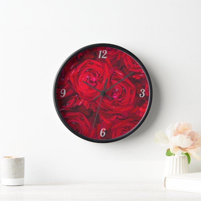 Red rose blossoms with dewdrops - photography clock (Home)