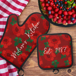 Red Roses Kitchen Established Oven Mitt & Pot Holder Set