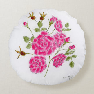 Red roses round cushion